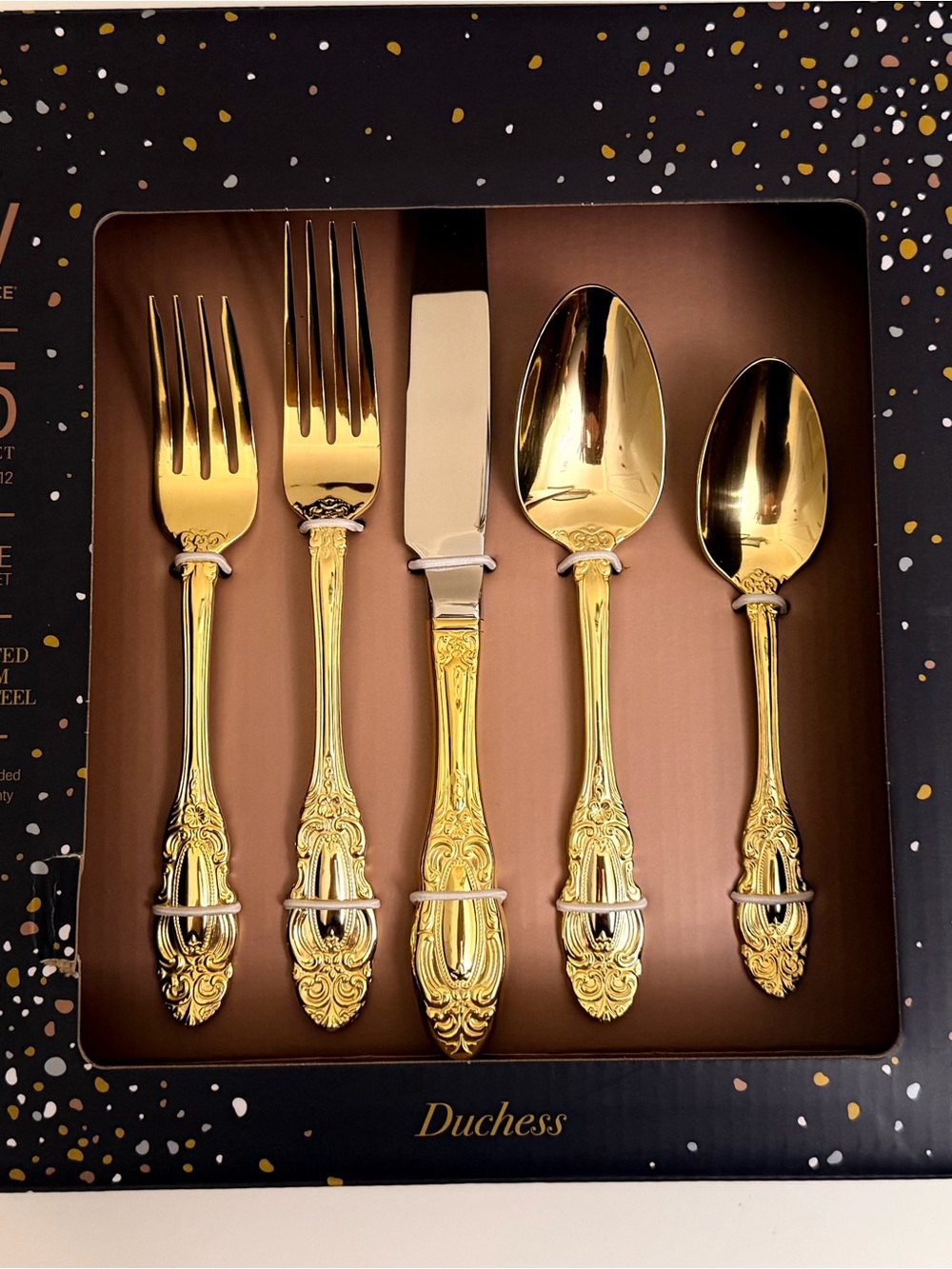 Wallace Duchess
Gold 65 Piece
Flatware Set